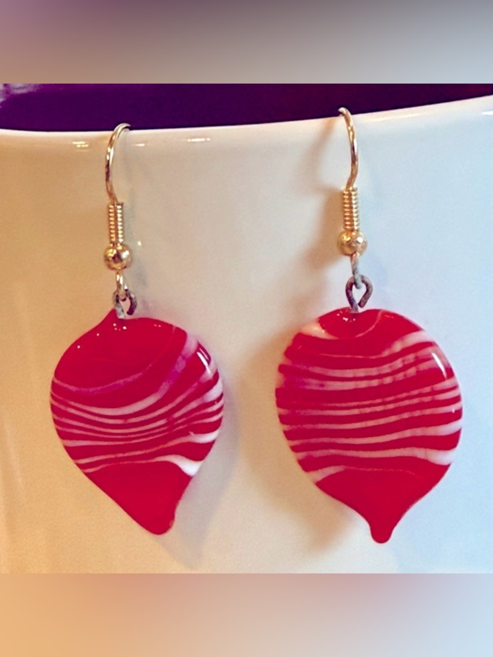 Vintage Handmade Venetian Glass Red and White Swirl Tear Drop Dangle 1” Earrings